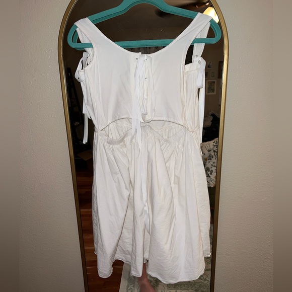 Kitteny Gency Dress - Picture 5 of 9